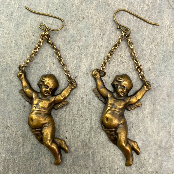 Jewelry - Vintage cherubs angels jumping rope earrings